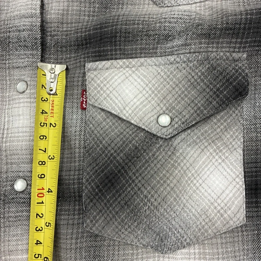 Levis Men's Shadow Plaid Check Flannel Western Shirt - Size M (relaxed fit)